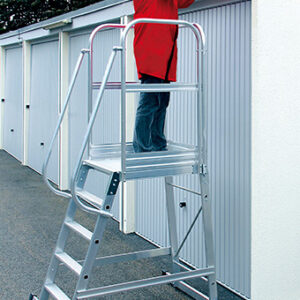 GÜNZBURGER Aluminium Podesttreppe einseitig begehbar fahrbar 303104